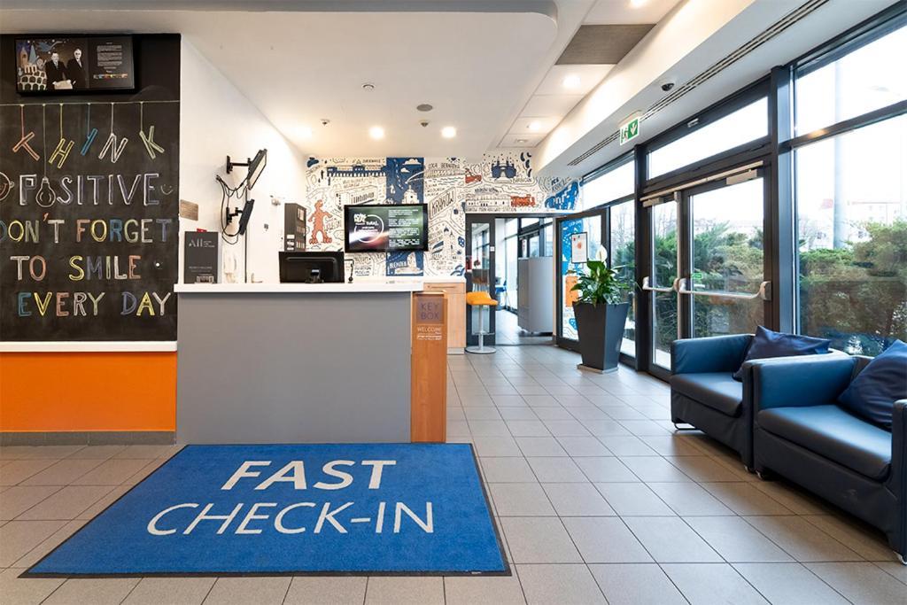 Ibis Budget Krakow Bronowice Exteriör bild